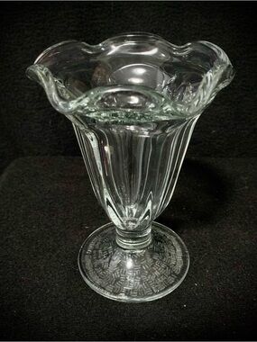 Vintage Clear Glass Ruffled Rim Sundae / Float Dessert Cup – Pedestal Base